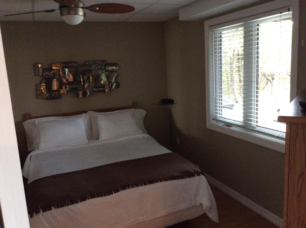 N' This On The Bay -Vacation Suite Wiarton Exterior photo